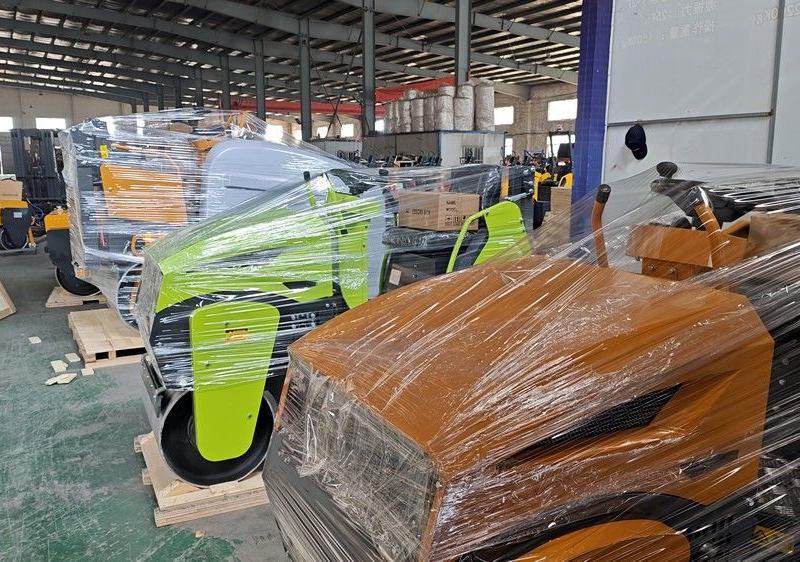 持續(xù)交貨中！奔馬小型壓路機出口發(fā)貨