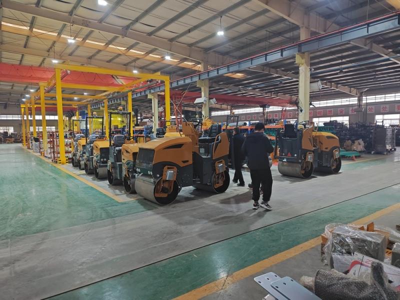 小型壓路機(jī)價(jià)格不能盲從，先把知識(shí)來(lái)學(xué)起！