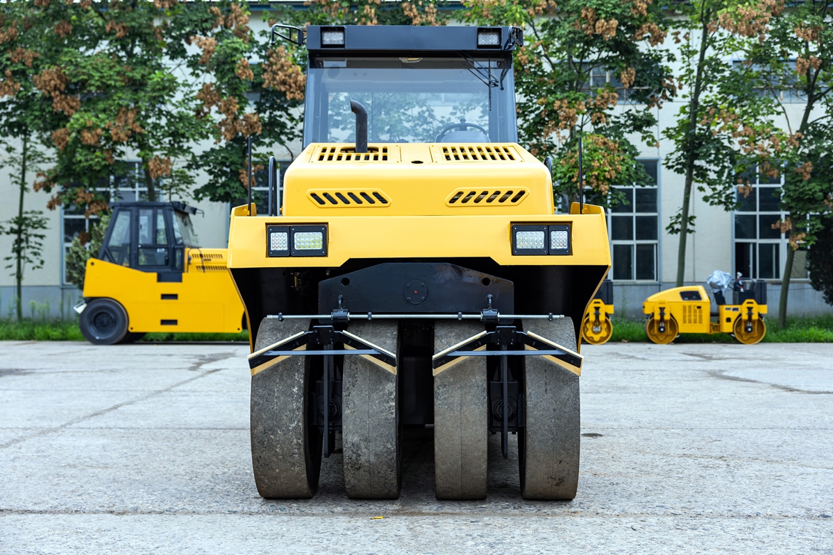 雙膠輪座駕壓路機(jī)BM2030